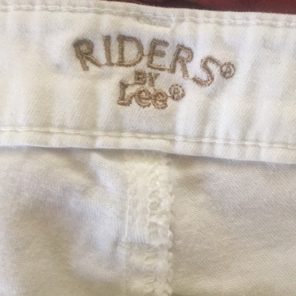 Shorts - Picture 2 of 3